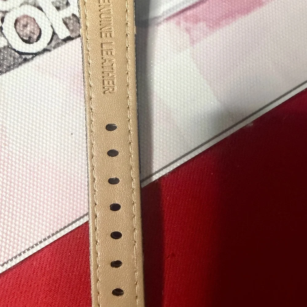 1x Elegant Women's Watch - White, Brown, or Black - Picture 3 of 3